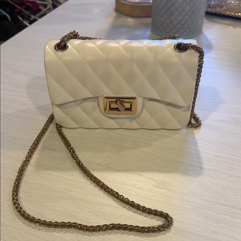 Elegant Cream Quilted Chain Bag